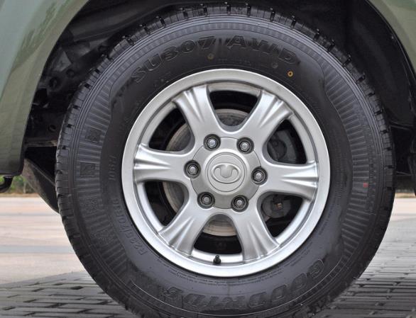 補輪胎需要多少錢 電動車輪胎扎釘怎么辦